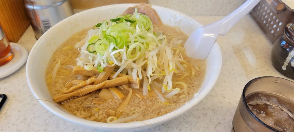 醤油ラーメン　油 普通