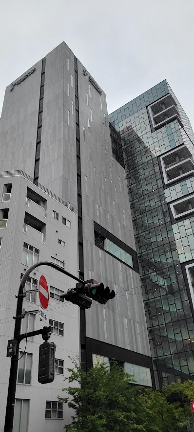 台風14号の影響で真っ暗な天気!