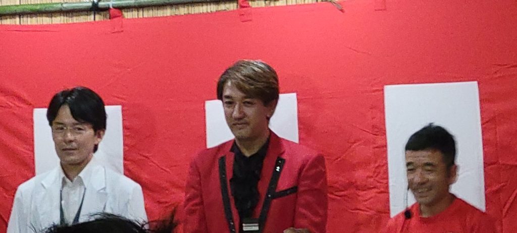 手品をしてくれた芸人さん 名前はわかりませんでした(T_T)