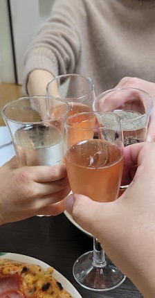 家族みんなで「乾杯」です(^^♪