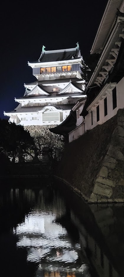 ライトアップされた「小倉城」とても綺麗で幻想的ですよね