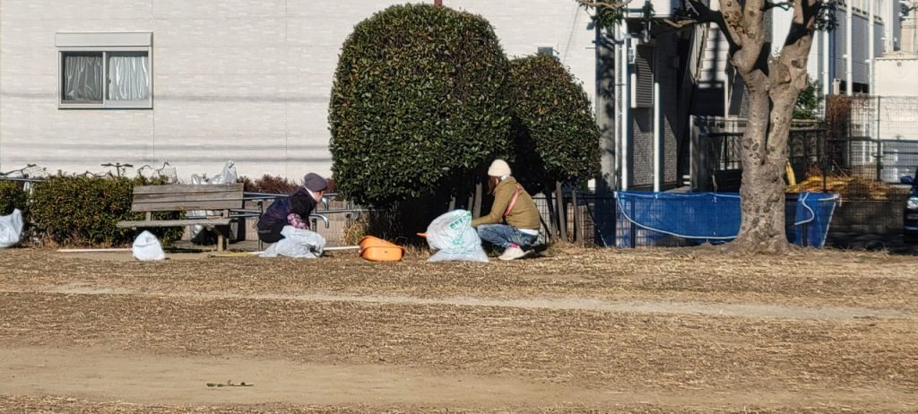 椅子の近くは「たばこのポイ捨て」が多くて困っています