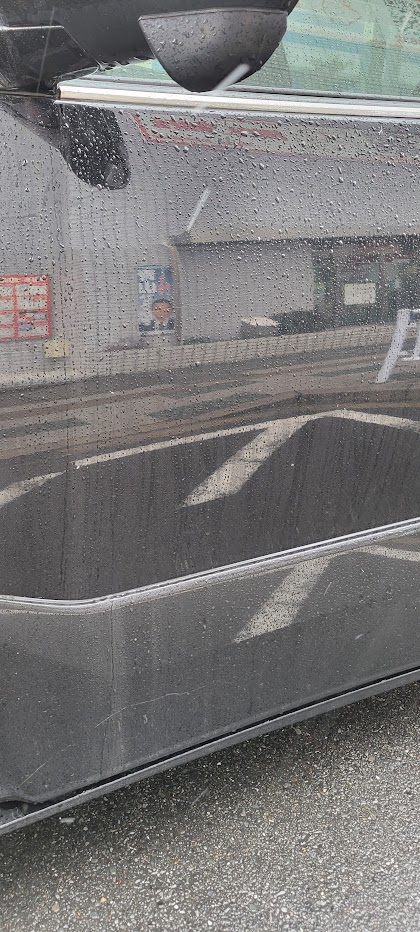 黒い車だから少しは雪が分かるかな？