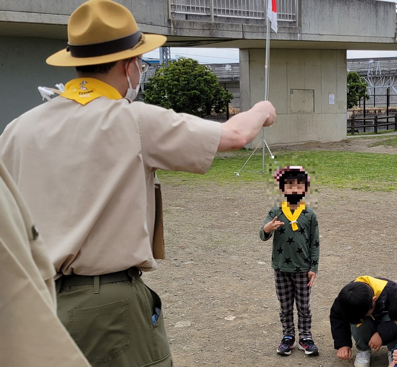 じゃんけんゲームで１回戦は長男が優勝！