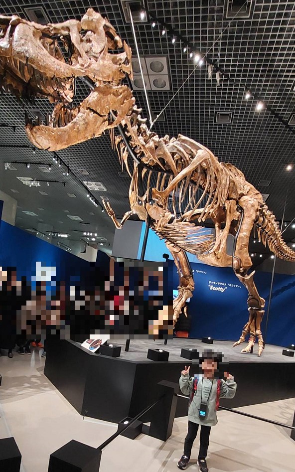 「ティラノサウルス」と一緒にハイポーズ!