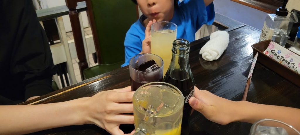 みんなで乾杯「お母さん！いつもありがとう」