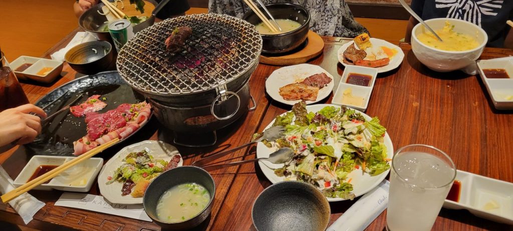 長男も今日はお肉少なめでわかめスープ（麵入り）で大満足！大人でお肉を満足させて頂きました。