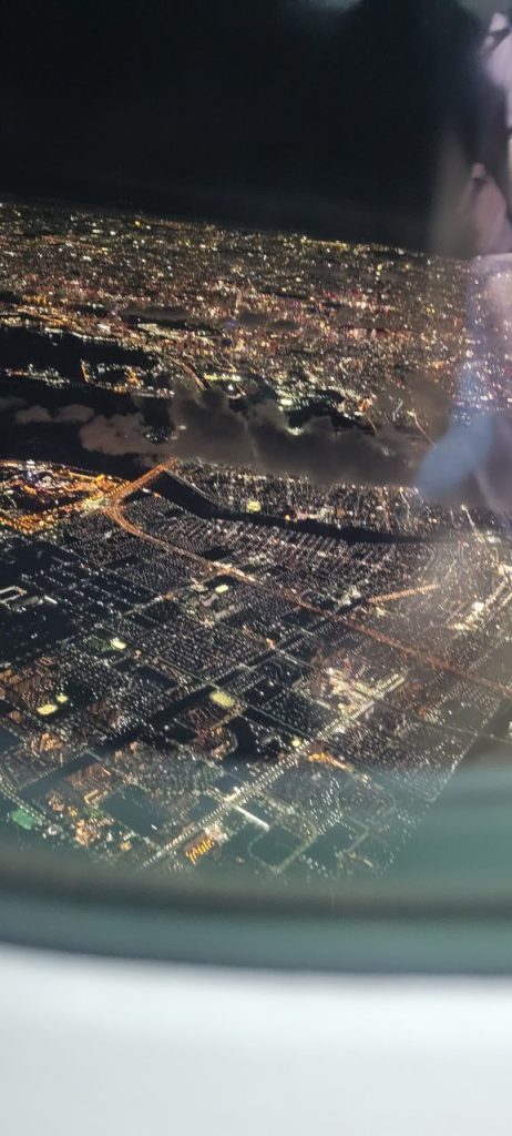 飛行機の中から見る長崎の夜景!とても綺麗でした。