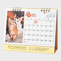 卓上カレンダー可愛らしい動物だけでなく様々なタイプがありますのでお式な卓上カレンダーが見つかります