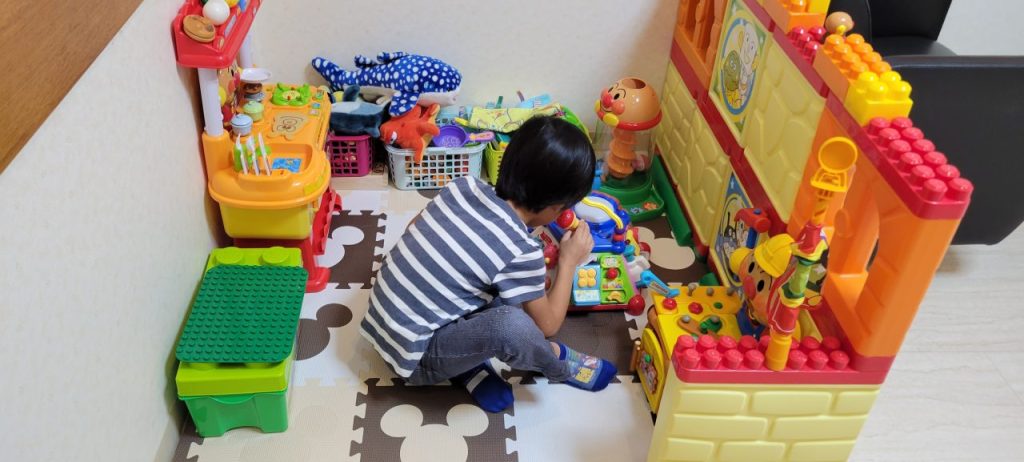 見てください!この充実したおもちゃの数を( *´艸`)キッズルームが充実してます(^^)v