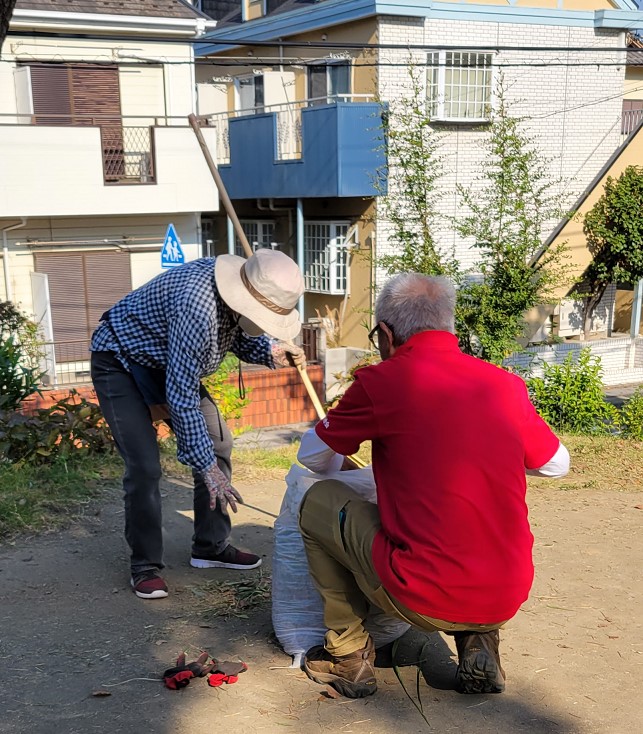 本日はもっこく公園がメインで草刈りです