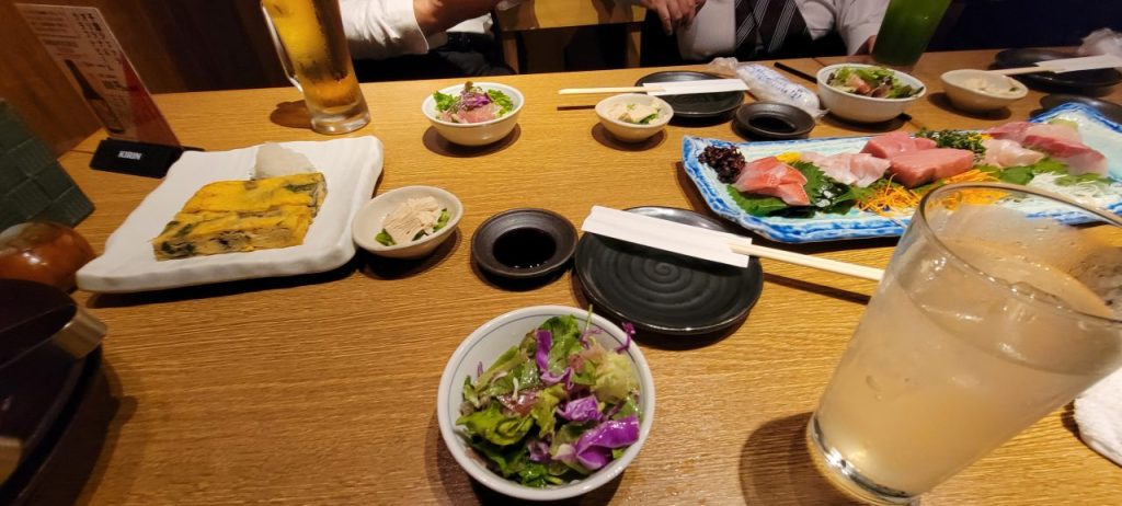 C大学の楽しい仲間との忘年会がスタートしました。