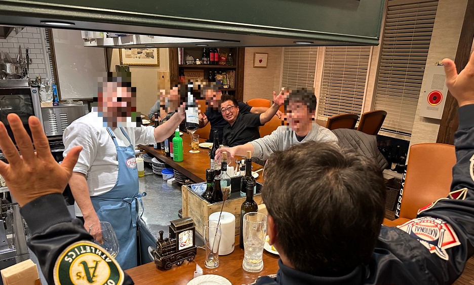 二次会では行ってみたいと思っていていつもいっぱいではいれなかったお店「LA TIGRE(ラティーグレ)」です。いや~何を食べても美味しい