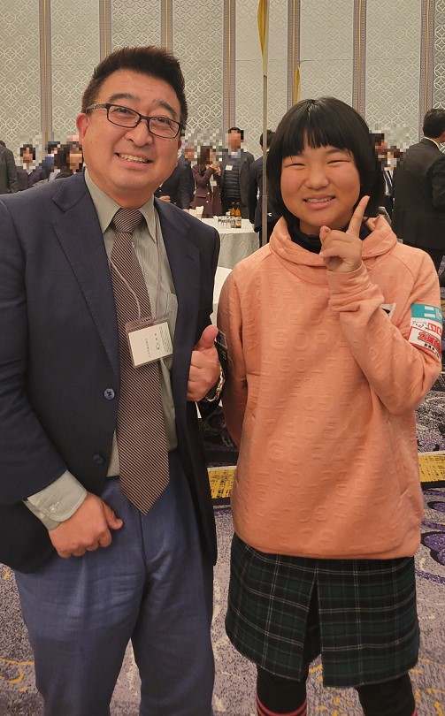 天才ゴルフ少女 須藤弥勒さんとのツーショット!小学校6年生ですが小さい私とあまり変わりません