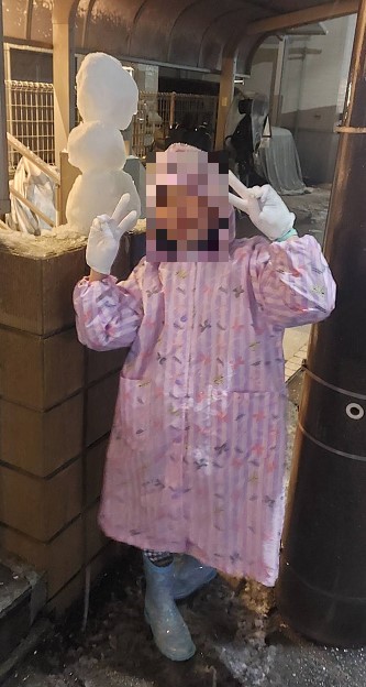 オラフを作って大満足!頑張ったオラフと共にハイチーズ(^^)v可愛らしい長女です(^^)v