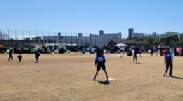 善戦してます!今のところ勝ってます。このまま試合が続けば勝てる