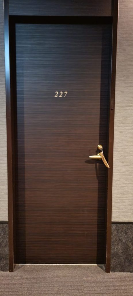 本日宿泊する浦安万華郷のお部屋２２７号室です！