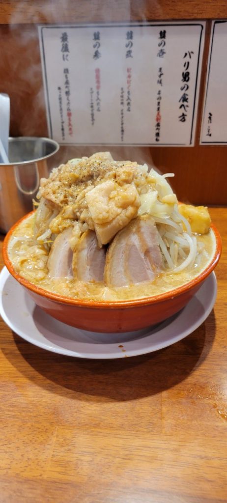 ラーメン+野菜増し+アブラ増し950円を注文!