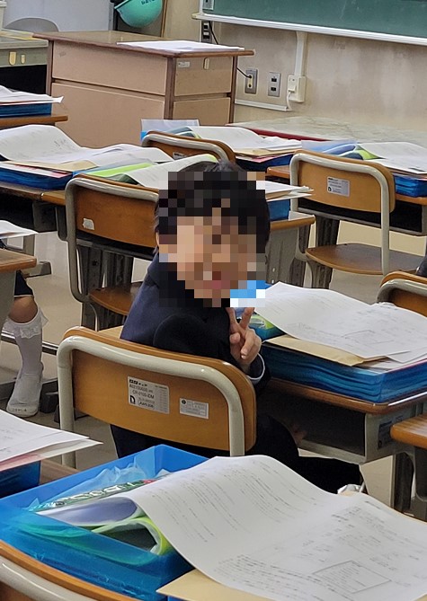 最後は大喜びの長男をこっそりパチリ！小学校に上げれたのが嬉しいようです。