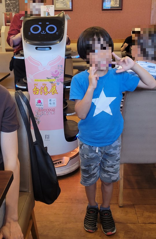 お姉ちゃんが撮るなら僕も!長男もツーショット!