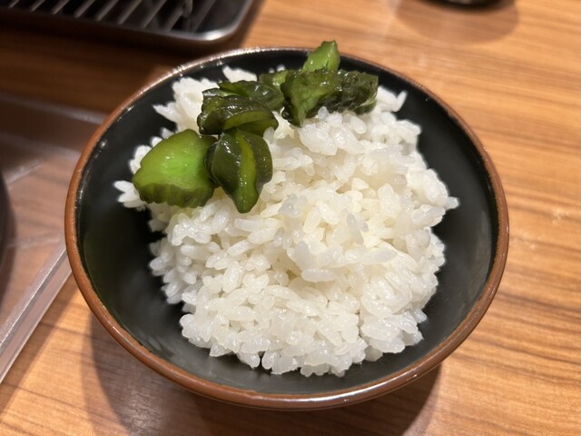 ライス無料サービスが最高です!家系ラーメンとご飯はベストマッチング